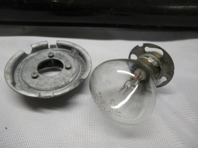 žárovka a patice.JPG