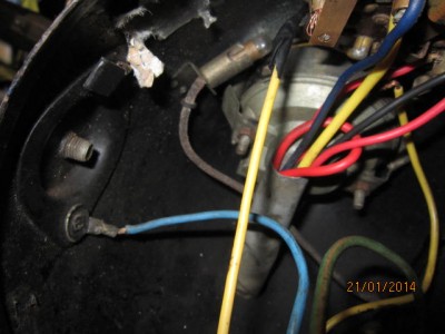 tachometr osvětlen žárovičkou