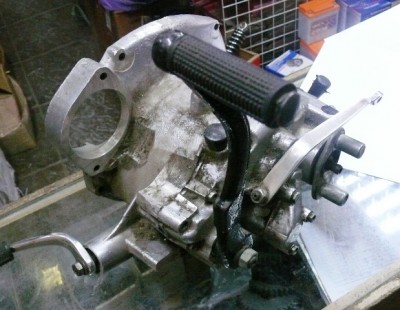 skrzynia MT pod rozrusznik.JPG