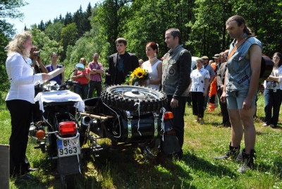 Obřadní stolek. Nebo oltář?